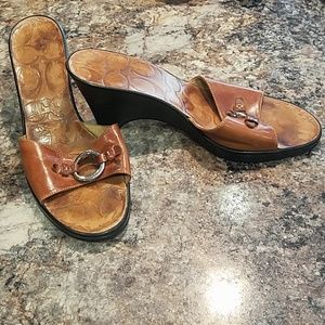 Used coach brown heel size 8